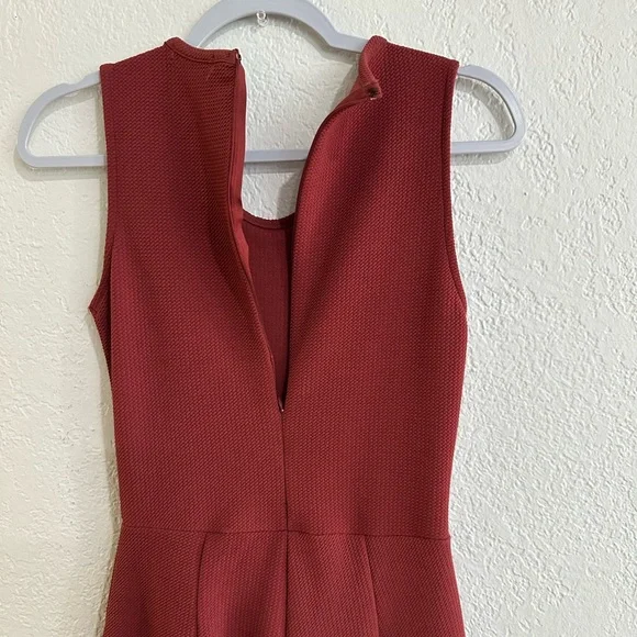 Romeo + Juliet Couture Women’s Burgundy Sleeveless Wide Leg Jumpsuit Size S - Picture 8 of 15